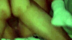 Casada levando duas gozadas dentro da bucetinha?