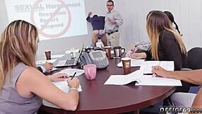 ما أقدرش أشبع من الأكشن الخام بدون واقي في الفصل