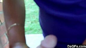 i caught my dagfs flashing her ass outdoor and she sucked my dick so good...