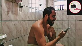 leo skol em minha punheta b�sica, fazendo eu gozar com esse pauz�o