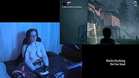 Brunette BBW med store naturlige bryster leger nøgen i Alan Wake del 5.