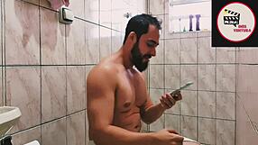 leo skol em minha punheta b�sica, fazendo eu gozar com esse pauz�o