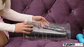 توشي، طلبت ذاك الزب العملاق عميق في طيزها الضيقة، صح؟