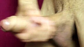 ช่วยควยใกล้ชิดถุงมือยั่วควยยักษ์จนเกือบแตก