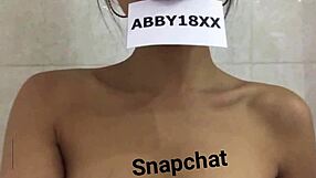 Yo, táto roznietená tínedžerka 18+ banguje starého chlapa v lese