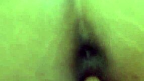 Casada Safada Shows Off Big Ass For Amateurs