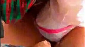 Meksikalı Öğrenci Beni Mastürbasyon Yaparken Buluyor ve Okuldan Sonra Sert Sikiyor