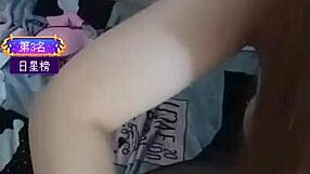 Honey Peach Host Yiyi Performs Wild Self-Pleasure in Epic Squirting Show