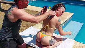 le rompo el culo a katrina punk al aire libre, luego le cojo los pies con anal gaping