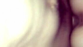 زوجة ساخنة منحنية لعمل دوجيستايل هواة