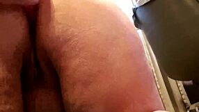 Chubby Woman Plays With Toys On Pussy!