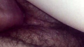 아내의 털 많은 보지가 나를 미치게 해