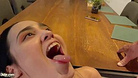 Hé bébi, akarod keményen meglovagolni ezt az öregurat ma este?