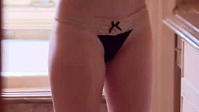 Azgın swing güzelleri vahşi orgy'de oral seks özlemi çekiyor?