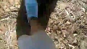 중국 여왕 미나가 야외에서 거칠게 빨고 찌르기