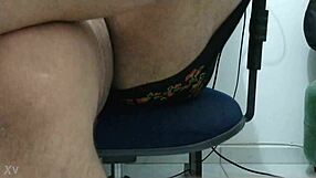 Sexy crossed legs in panties!