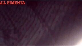 أنا أستمتع بجعل زوجي قرن، أمص وأتناك من رجل أسود معلق بينما هو يصور.