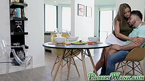 ميلف طيزها كبيرة هافانا بلو تركب الزب الجامد، أوبس