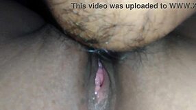 أم حارة تتسلل في فستان مذهل، بس اللي تحت يفاجئ الجميع.