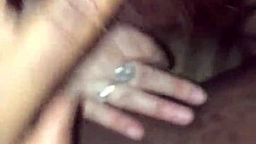 فتاة بيضاء كبيرة الحجم تقدم شفط فوضوي في مشهد مجنون