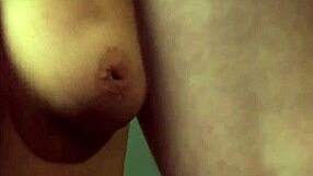 Spicy Honey Receives Facial Cumshot