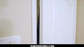 دادكراشز - الشابة الصغيرة مادي كولينز تتناك بقوة