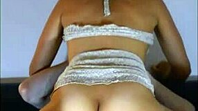 La colegiala descarada me sorprendió con su atrevimiento