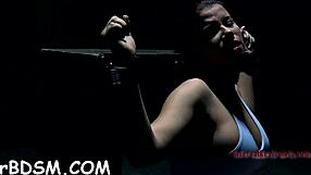 मैं इस बस्टी लड़की के एक्सट्रीम चूत खेल से तंग आ गया हूँ