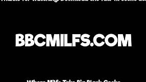 Amerikansk milf Cherie DeVille craver sin torsdags hamren med sorte hingst Isiah Maxwell, wow!