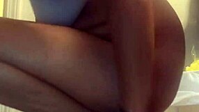 She Feels Intense Pleasure With Huge Dildo