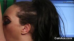 性感Honey吞下精液负荷