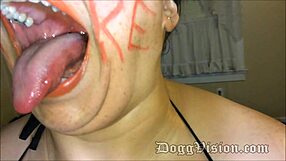 Namorado negro mete sem camisinha na esposa enquanto o marido filma