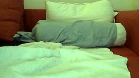 babycakes190 does anal assfucking on webcam