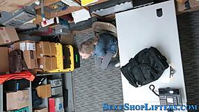 Blonde Amateur Receives Cumshot