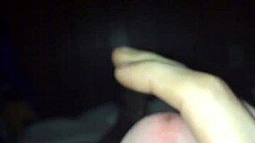 Shawn C masturbira potem piška in pride v surovi akciji