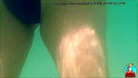 我、老公和独角兽在公共海滩上玩得超野