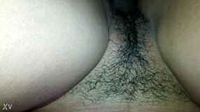 Аматерски пар ухваћен у сировом сексу на јавном спољном месту