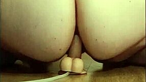 Fat Girl Stretches Anal with Squirting Dildo - What a Mess!