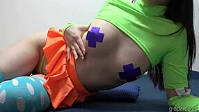 Japanese girl Yuki spreads her legs wide open?