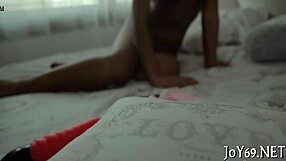 Solo Beauty Fingers Her Pussy