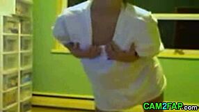 webcam girl bathing in shower for amateur video