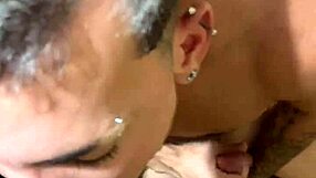 شاب نحيف يدور على زب كبير في شوارع إنجينيرو جولارت