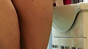 Nach Hause gekommen und meine Frau beim Ficken mit dem Nachbarn im Bad erwischt!