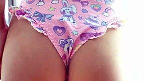 her tight pussy gets wet from fat cock sliding in