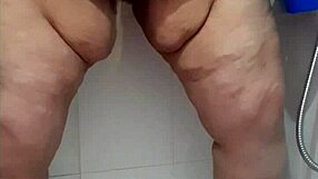 Coolmarina Meando por los Suelos in Raw Mature BBW Action.