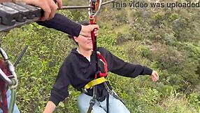 Sexo Lésbico Al Aire Libre Después De Una Dosis De Adrenalina