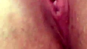 i'm that married woman getting so wet while masturbating