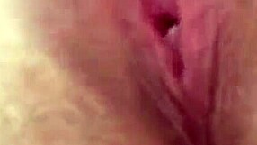 i'm that married woman getting so wet while masturbating