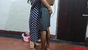 يا إلهي، بنت بنغالية ناضجة تنيك صاحب البيت في فيديو منزلي قوي!