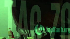 Chatten über ein lustiges vietnamesisches Abenteuer in Bo Xay Dung O Son. Ziemlich wilder Ort!